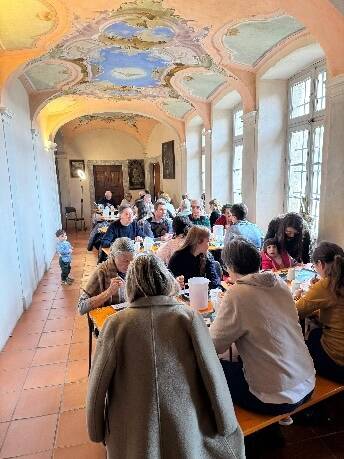 Il pranzo povero nella Sala della Colomba